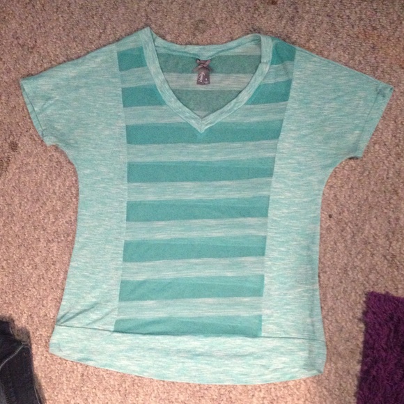 Loose fitting juniors short sleeve