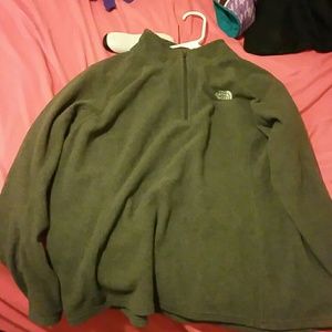 Grey quarterzip northface pullover