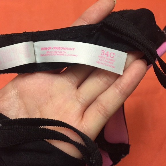Victoria Secret Push-up bra - Picture 3 of 3