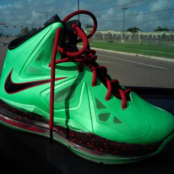 Boys tennis shoes