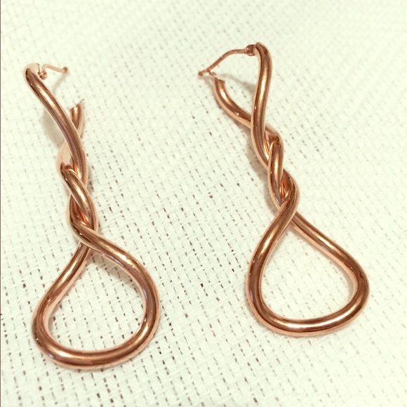 Milor Italian gold earrings .$200.🎈🎈🎈🔐