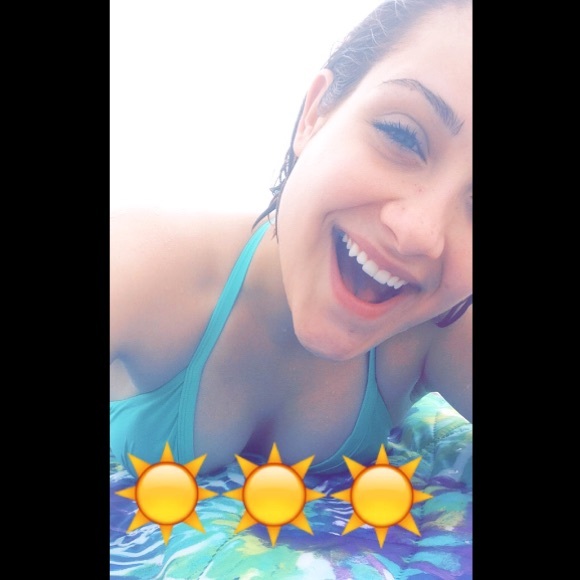 Meet your Posher, Jessica - Picture 1 of 1