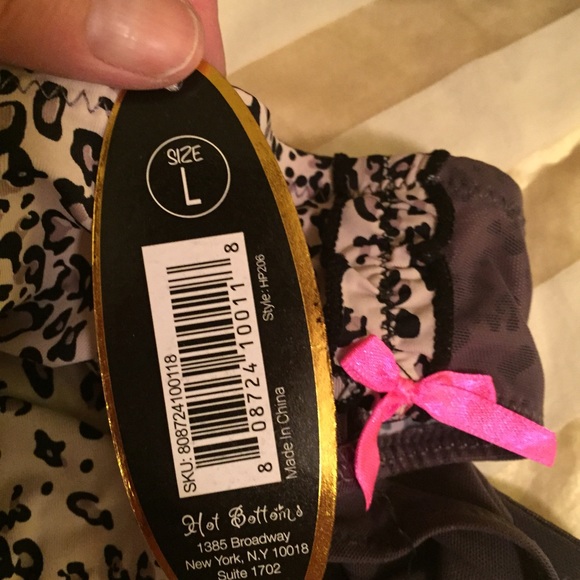 🚫SOLD IN BUNDLE🚫NWT bra and panty set - Picture 3 of 3