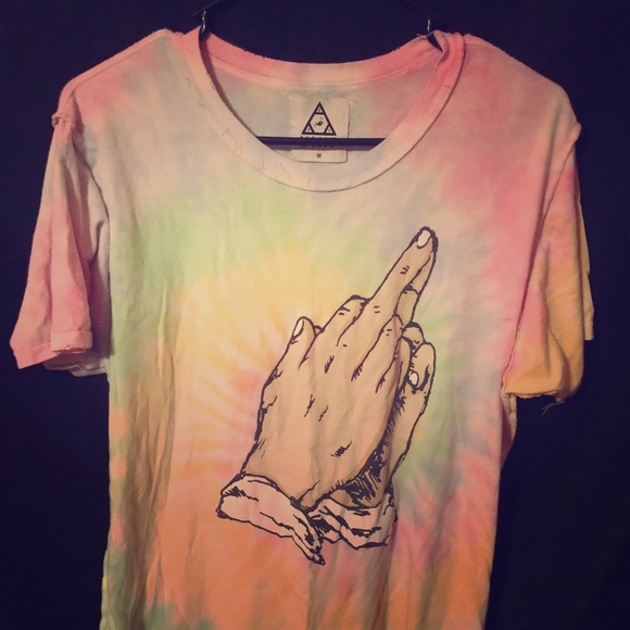 UNIF PRAY HARD TEE