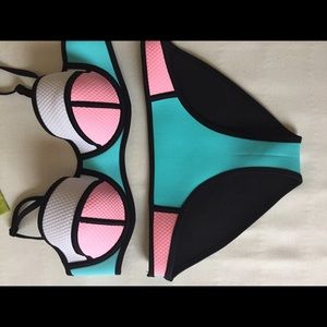 Triangl Poppy Bathingsuit