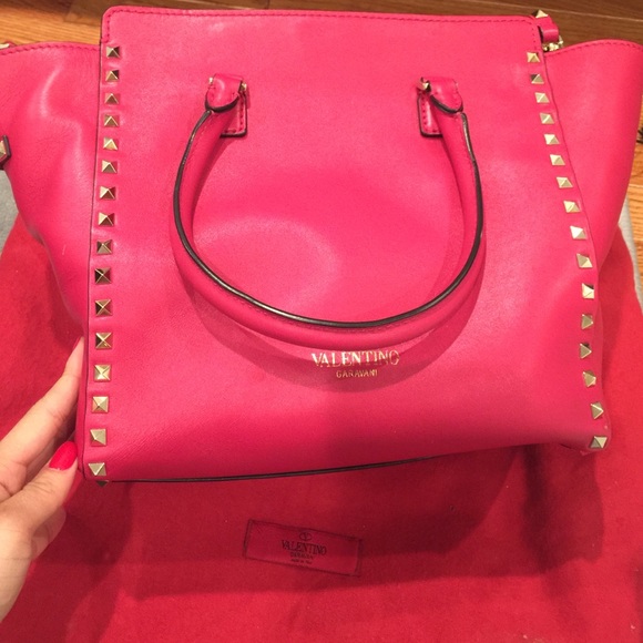 VALENTINO ROCKSTUD LEATHER TOTE - Picture 2 of 4