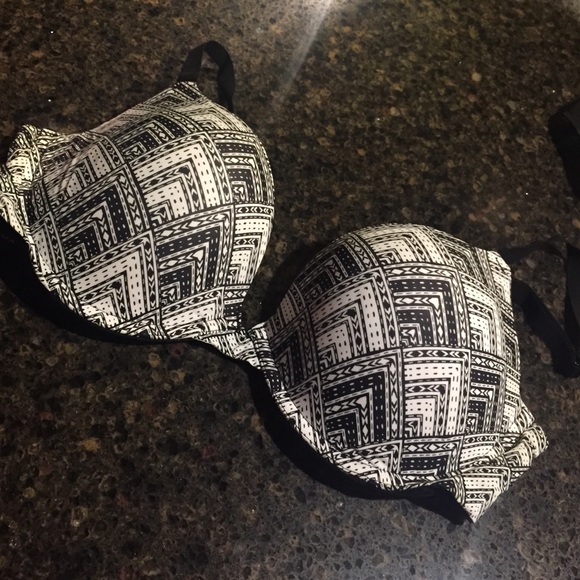 PINK Victoria's Secret Other - Never worn before PINK bra