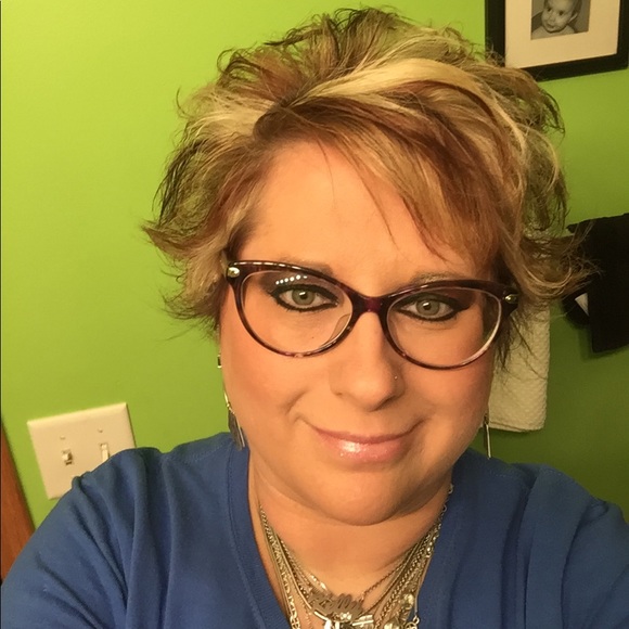 Meet your Posher, Kelly - Picture 4 of 5