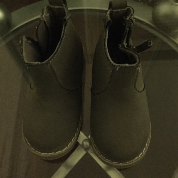 Gap infant booties size 5