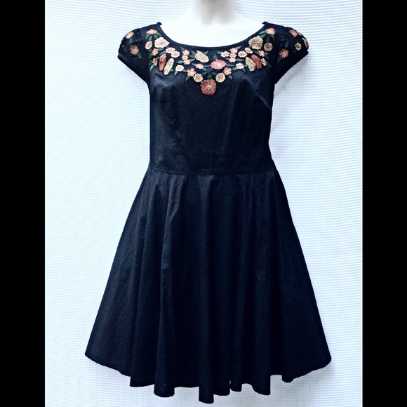 Eshakti Dresses & Skirts - New Eshakti Embroidered Fit & Flare Dress Size 18