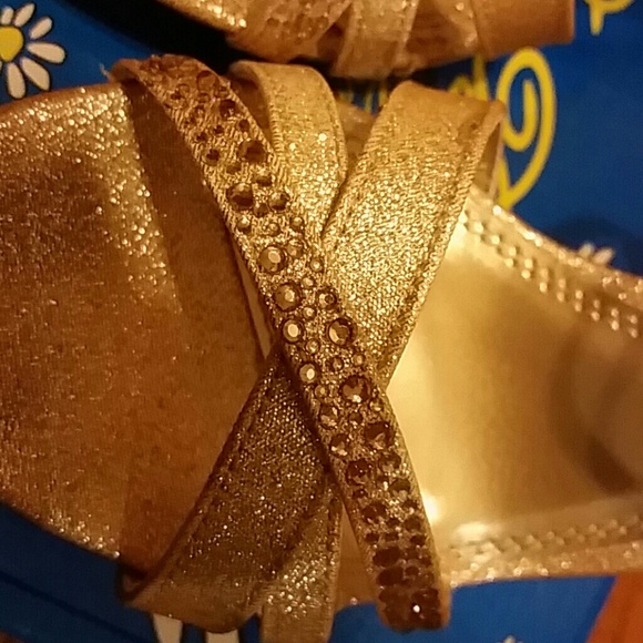 Heels - Picture 3 of 4