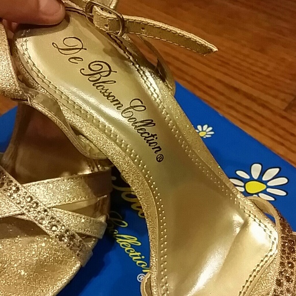 Heels - Picture 4 of 4