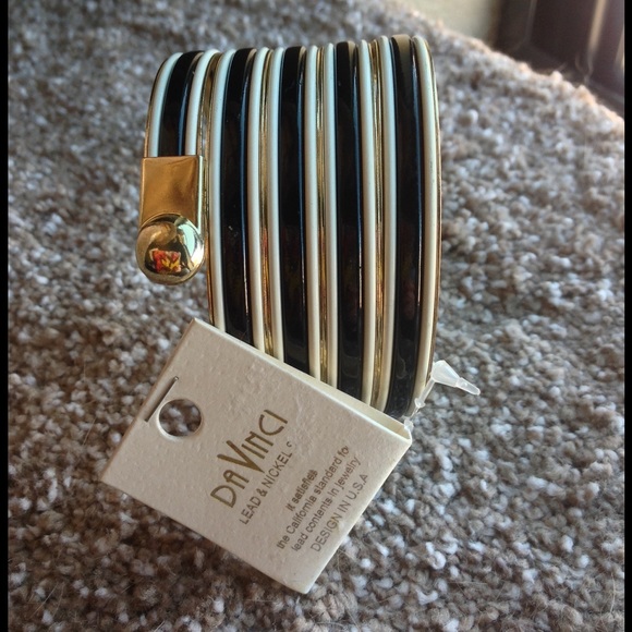 Striped Chunky Bangle - Picture 3 of 4