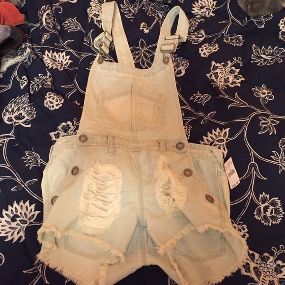 Overall shorts