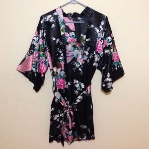 NWOT Floral kimono cover-up/bathrobe
