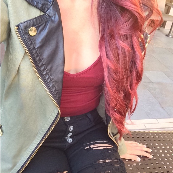 Welcome to my closet! - Picture 7 of 8