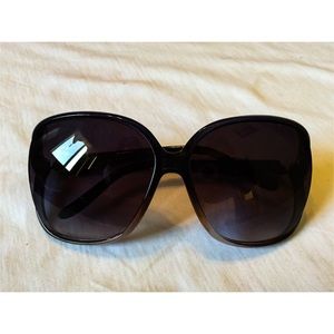 Free Kim Kardashian Butterfly Sunglasses