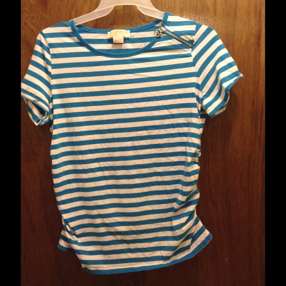 🔴SOLD N A BUNDLE SOLD🔴MICHAEL  KORS SHIRT🔴 - Picture 2 of 4