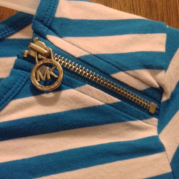 🔴SOLD N A BUNDLE SOLD🔴MICHAEL  KORS SHIRT🔴 - Picture 4 of 4