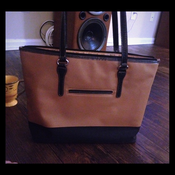 Suntan and black color block tote