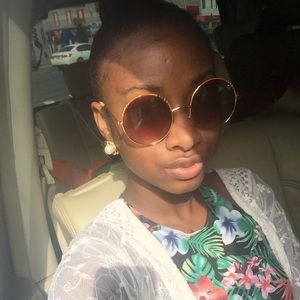 Meet your Posher, Orena