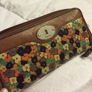 Fossil wallet!