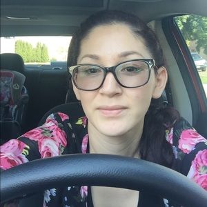 Meet your Posher, Elizabeth