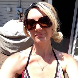 Meet your Posher, Janel