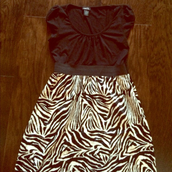 Black  zebra print dress