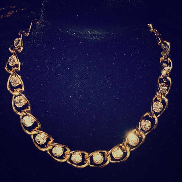 💥NEW LISTING💥gold tone chain link w bling center