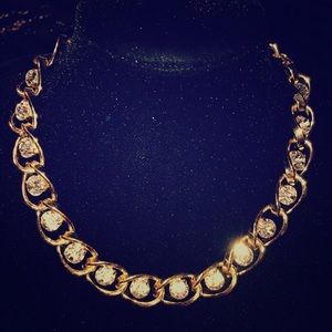 💥NEW LISTING💥gold tone chain link w bling center