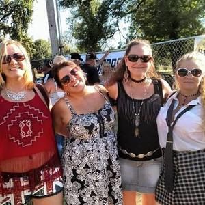 Meet your Posher, Shellie