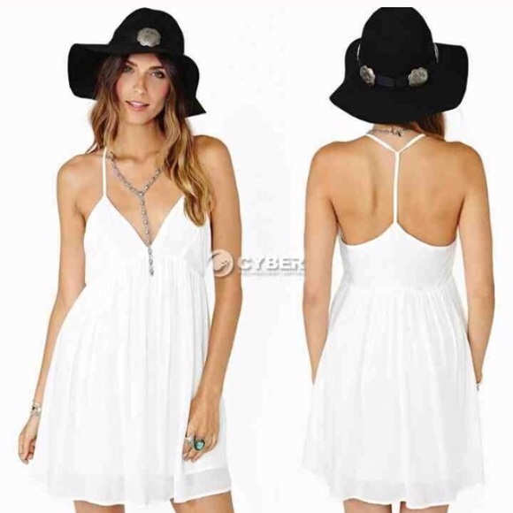 Dresses & Skirts - White t-back dress