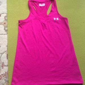 Under armor semi fitted heat gear workout top