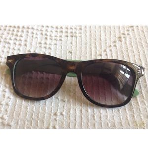 Tortoise and Mint Wayfarers
