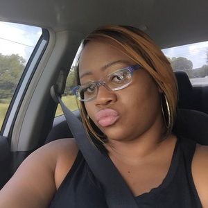 Meet your Posher, Yolanda