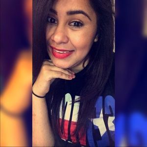 Meet your Posher, Roxana