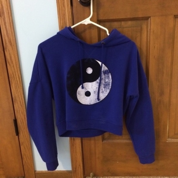 LA Hearts yin yang cropped hoodie