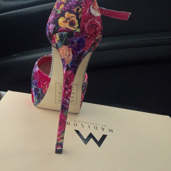 Floral printed heel by Madison - Picture 3 of 3