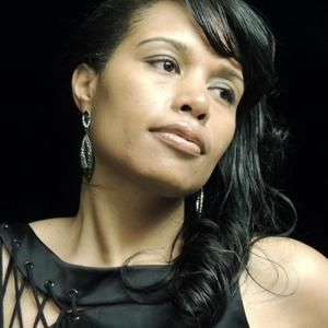 Meet your Posher, Dee