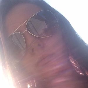 Meet your Posher, Brittney