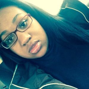 Meet your Posher, Cortney