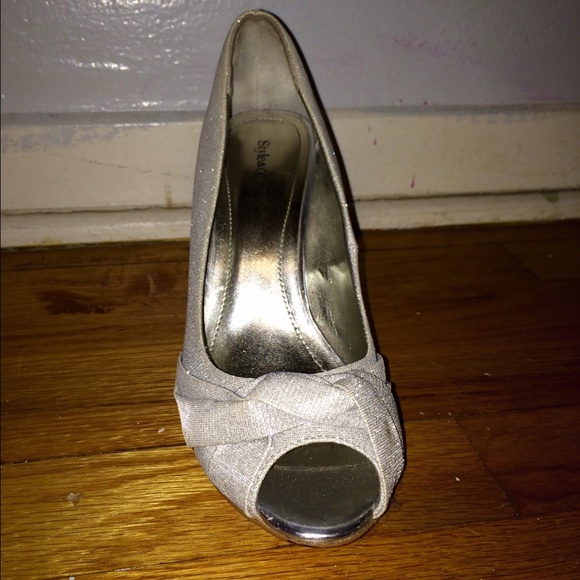 Sparkly High Heels - Picture 2 of 4