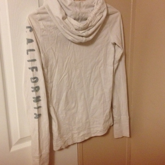 White Hollister Hoodie size small - Picture 3 of 3