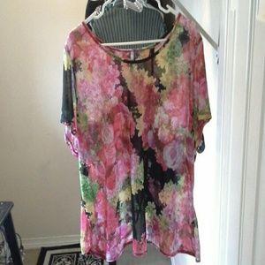 Sheer Flower Top w/Split back 3x