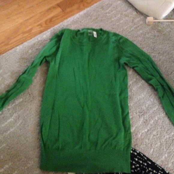 Green crew neck thin sweater/shirt
