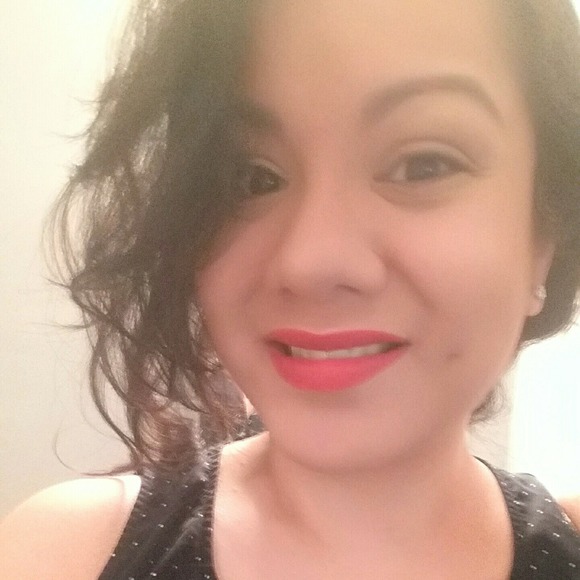 Meet your Posher, Vanessa