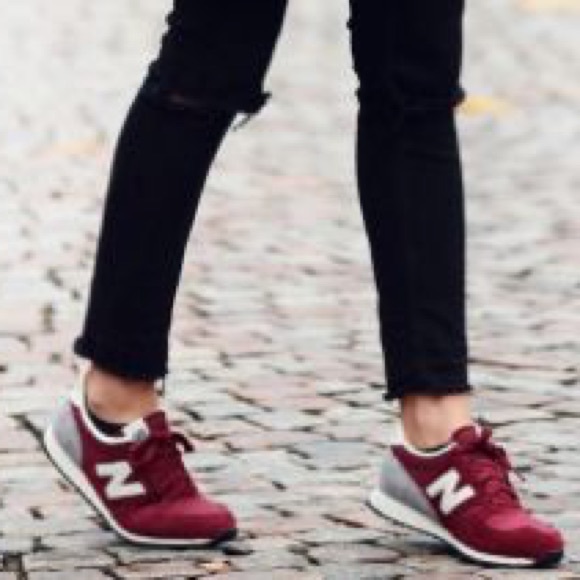 New Balance 620 Trainers