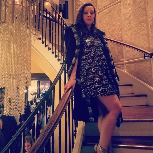 Meet your Posher, Madison - Picture 4 of 4