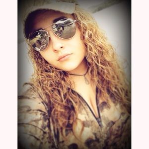 Meet your Posher, Cassidy